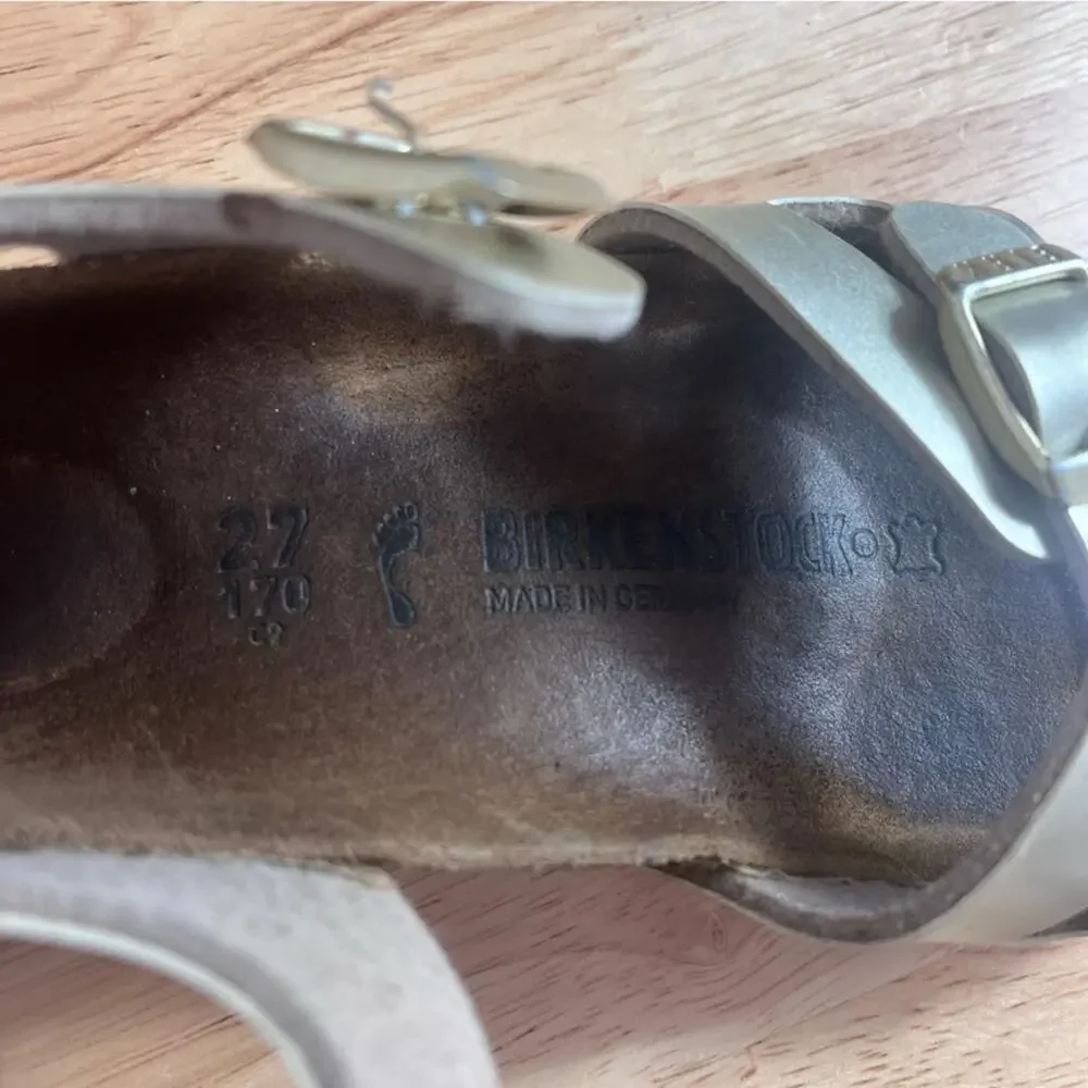 Birkenstock Kids Sandal Size 27 9-9.5 Electric Metallic GOLD